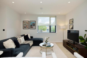 The Brondesbury Place - Bright 2BDR Flat with Balcony & Parking